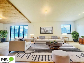 ���r���O�@�P�K�͉J�˃V���b�^�[�t���ŁA���V��̎����̖h�ƂȂǈ��S�ł������ۂ̎����ʐ^��CG�ŉƋ��z�u�����C���[�W�ł���A���ۂƂ͑����قȂ�܂��B