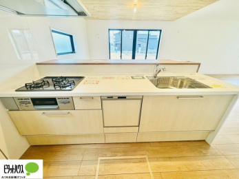 �L�b�`���@�V�z�Ȃ�ł͂̃s�J�s�J�̃L�b�`���͖����̂��������y�������Ă���܂��ˁB