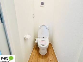 �g�C���@1�E2�K�E�H�V�����b�g�g�C�������B