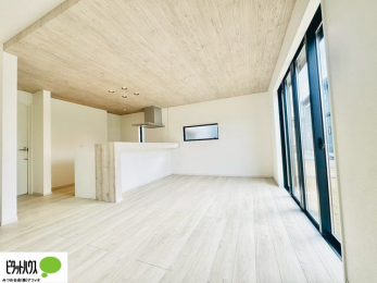 ���̑��@�܏�V��ŊJ���I�ȋ�Ԃ�