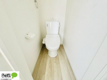 �g�C���@1�E2�K�E�H�V�����b�g�g�C�������B