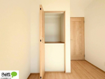 �q�������@���ꂼ��̂������Ɏ��[�X�y�[�X������̂Ńv���C�x�[�g�ȉו����g�߂ɒu�����Ƃ��ł��܂��B