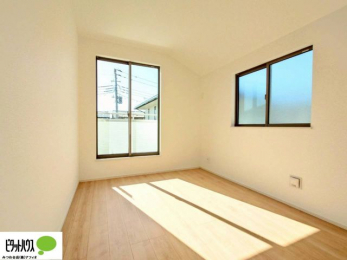 ���[�@�傫�ȑ����疾�邢�z�˂�������܂��B