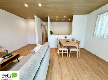 ���r���O�@�l�C�̑ΖʃL�b�`���ŉƑ��݂�Ȃ������ꏏ�B