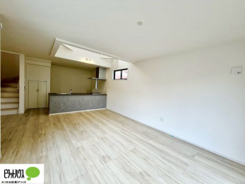 ���r���O�@�l�C�̑ΖʃL�b�`���ŉƑ��݂�Ȃ������ꏏ�B