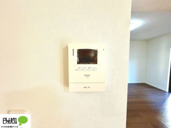 ���̑��@������Ԃ����S��TV���j�^�[�t���C���^�[�z��