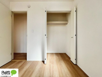 ���[�@���ꂼ��̂������Ɏ��[�X�y�[�X������̂Ńv���C�x�[�g�ȉו����g�߂ɒu�����Ƃ��ł��܂��B