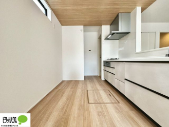 �L�b�`���@�V�z�Ȃ�ł͂̃s�J�s�J�̃L�b�`���͖����̂��������y�������Ă���܂��ˁB