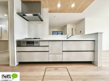 �L�b�`���@�Ƒ��Ƃ��b���Ȃ���y���������ł���J�E���^�[�L�b�`���B