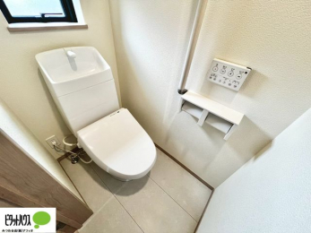 �g�C���@1�E2�K�E�H�V�����b�g�g�C�������B