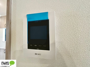 ���̑��@������Ԃ����S��TV���j�^�[�t���C���^�[�z��