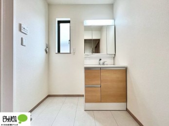 ���ʑ�E���ʏ��@�g���₷���V���v���Ȑ��ʉ��ϑ�B�����̎x�x�͂�������n�܂�܂��B