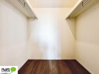 ���[�@�E�H�[�N�C���N���[�[�b�g�͂��m�������[����̂͂������A���s�o�b�N�Ȃǂ̑傫�ȉו������[���Ă����̂ɂ��֗��ł��B