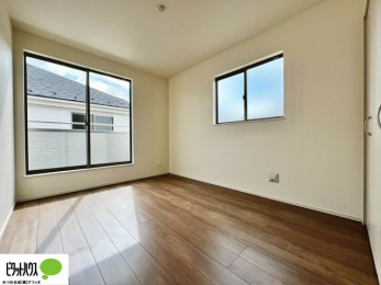 �q�������@2�ʍ̌��Ŗ��邭�A���ʂ��̗ǂ��������ł��B