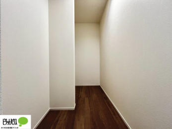 ���̑��@�H���i��ۊǂ�����A�L�b�`���p�i�����[�ł���֗��ȃp���g���[�B