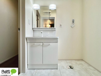 ���ʑ�E���ʏ��@�g���₷���V���v���Ȑ��ʉ��ϑ�B�����̎x�x�͂�������n�܂�܂��B