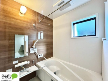 �����@�����̔�������Ă����o�X���[���͍L�X�������B�x���͂��q�l�ƈꏏ�ɗV�тȂ������܂��ˁB