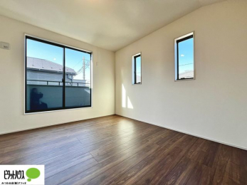 �Q���@����̏I���ɕv�w�ł������߂������Q���B�L���ɂ�Ƃ肪����A�Ƒ��̋C�z�������Ȃ������������x�߂���S�̃v���C�x�[�g��Ԃł��B