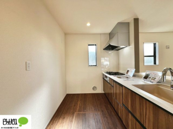 �L�b�`���@�V�z�Ȃ�ł͂̃s�J�s�J�̃L�b�`���͖����̂��������y�������Ă���܂��ˁB