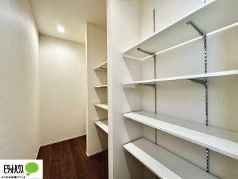 ���̑��@�H���i��ۊǂ�����A�L�b�`���p�i�����[�ł���֗��ȃp���g���[�B