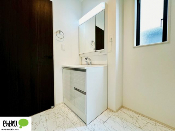 ���ʑ�E���ʏ��@�{�H��ʐ^�F���ʎ��ɏ���������A�J�r�\�h�ɂ��B�傫�ȋ��Ō��₷�����ʉ��ϑ�ł�