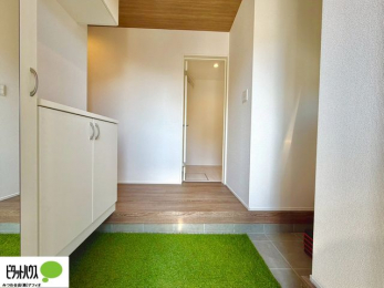 �@�V���[�Y�{�b�N�X�ɂ́A�g�����Ȃ݃`�F�b�N���ł���S�g�~���[�t���I