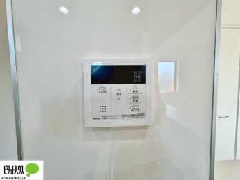 ���ʑ�E���ʏ��@�I�[�g�o�X�Ȃ̂ŁA�����ȊO����ł����x�����Ȃǂ̑��삪�ł��܂��B