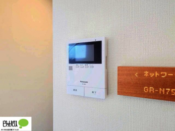 ���̑��@������Ԃ����S��TV���j�^�[�t���C���^�[�z��