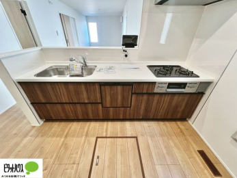 �L�b�`���@�Ƒ��Ƃ��b���Ȃ���y���������ł���J�E���^�[�L�b�`���B