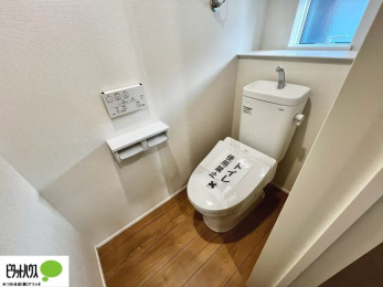 �g�C���@1�E2�K�E�H�V�����b�g�g�C�������B