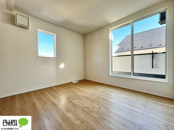 �Q���@����̏I���ɕv�w�ł������߂������Q���B�L���ɂ�Ƃ肪����A�Ƒ��̋C�z�������Ȃ������������x�߂���S�̃v���C�x�[�g��Ԃł��B