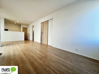 ���̑��@�傫�ȑ�����ۓI�ȃ��r���O�́A�������邢��C�ɂ��Ă���܂��ˁB