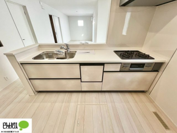 �L�b�`���@�Ƒ��Ƃ��b���Ȃ���y���������ł���J�E���^�[�L�b�`���B