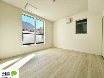 �Q���@����̏I���ɕv�w�ł������߂������Q���B�L���ɂ�Ƃ肪����A�Ƒ��̋C�z�������Ȃ������������x�߂���S�̃v���C�x�[�g��Ԃł��B