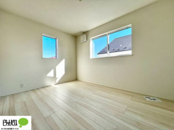 ���̑����ρ@2�ʍ̌��Ŗ��邭�A���ʂ��̗ǂ��������ł��B