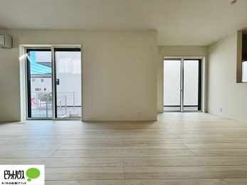 ���r���O�@�L�X�k�c�j�I����̑傫�ȃ\�t�@��u���Ă������f��ӏ܂��ǂ��ł��ˁB