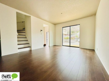 ���r���O�@�傫�ȑ�����ۓI�ȃ��r���O�́A�������邢��C�ɂ��Ă���܂��ˁB