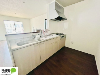 �L�b�`���@�V�z�Ȃ�ł͂̃s�J�s�J�̃L�b�`���͖����̂��������y�������Ă���܂��ˁB