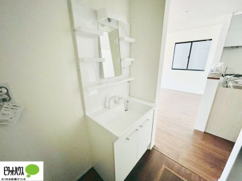 ���ʑ�E���ʏ��@�g���₷���V���v���Ȑ��ʉ��ϑ�B�����̎x�x�͂�������n�܂�܂��B