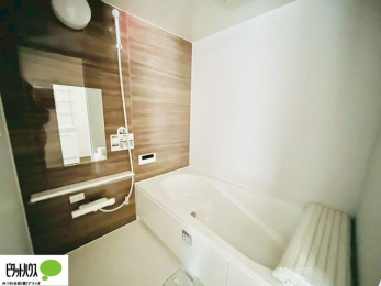 �����@�����������F���̗����ŁA1���̔��������������Ă��������B