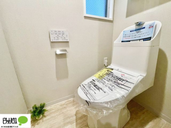 �g�C���@�E�H�V�����b�g�g�C�������B