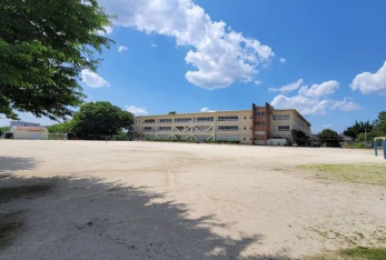 ���ӊ��@���ˎs���I�P�򏬊w�Z �k��10���B 760m