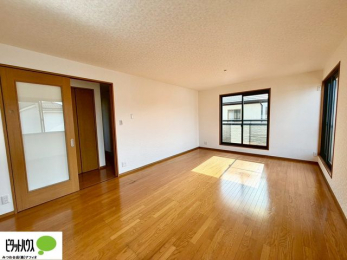 ���r���O�@2�K���r���O�̉ƁI������菭�������ڐ��̌i�F�������̂ЂƂƂ���^���Ă���܂��B