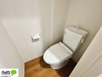 �g�C���@�{�H��ʐ^�@1�E2�K�E�H�V�����b�g�g�C�������B