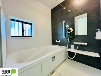 �����@�{�H��ʐ^�F1���̔�����������x���̓��͂��q�l�Ƃ̃R�~���j�P�[�V�����̏�Ƃ���