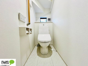 �g�C���@�{�H��ʐ^�@1�E2�K�E�H�V�����b�g�g�C�������B