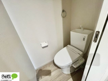 �g�C���@�{�H��ʐ^�@1�E2�K�E�H�V�����b�g�g�C�������B