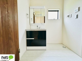 ���ʑ�E���ʏ��@�{�H��ʐ^�F���ʎ��ɏ���������A�J�r�\�h�ɂ��B�傫�ȋ��Ō��₷�����ʉ��ϑ�ł�