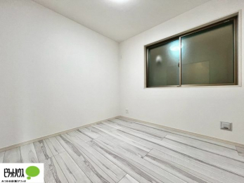 ���̑��@1�K4.5���T�[�r�X���[���B