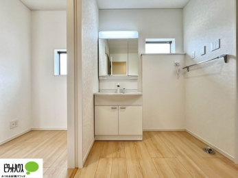 ���ʑ�E���ʏ��@�g���₷���V���v���Ȑ��ʉ��ϑ�B�����̎x�x�͂�������n�܂�܂��B